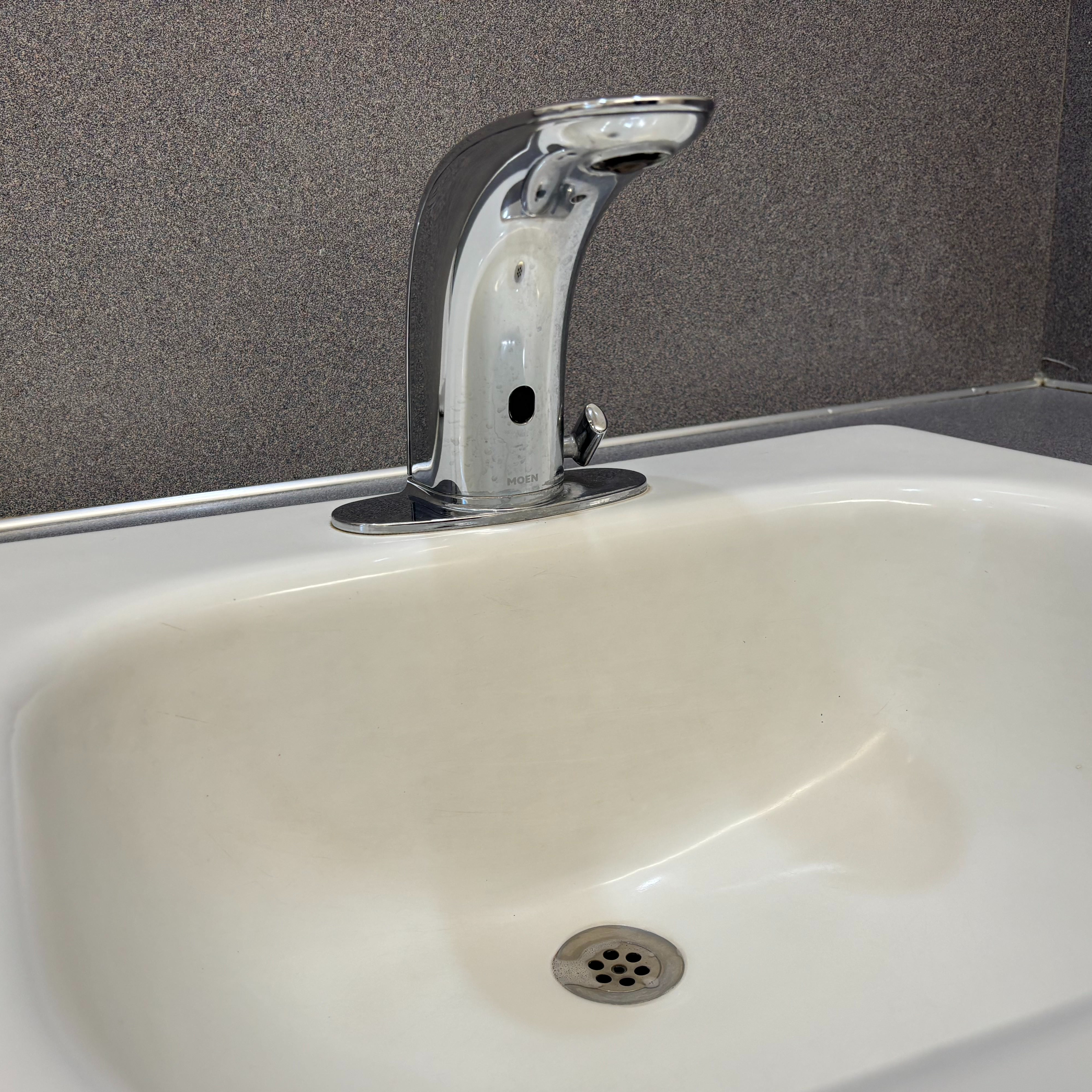 Automatic Sinks Example