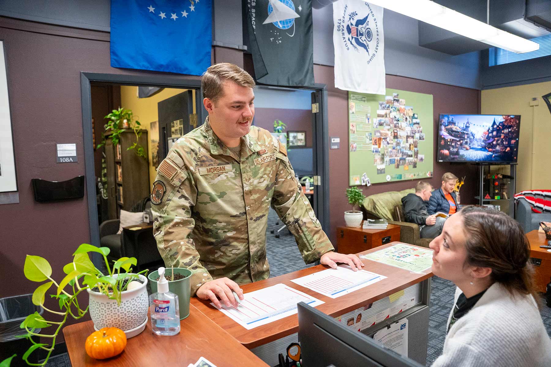 Veterans-office VRC Front Desk 2