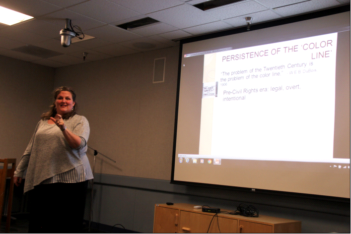 Community gathers to discuss race in Oregon