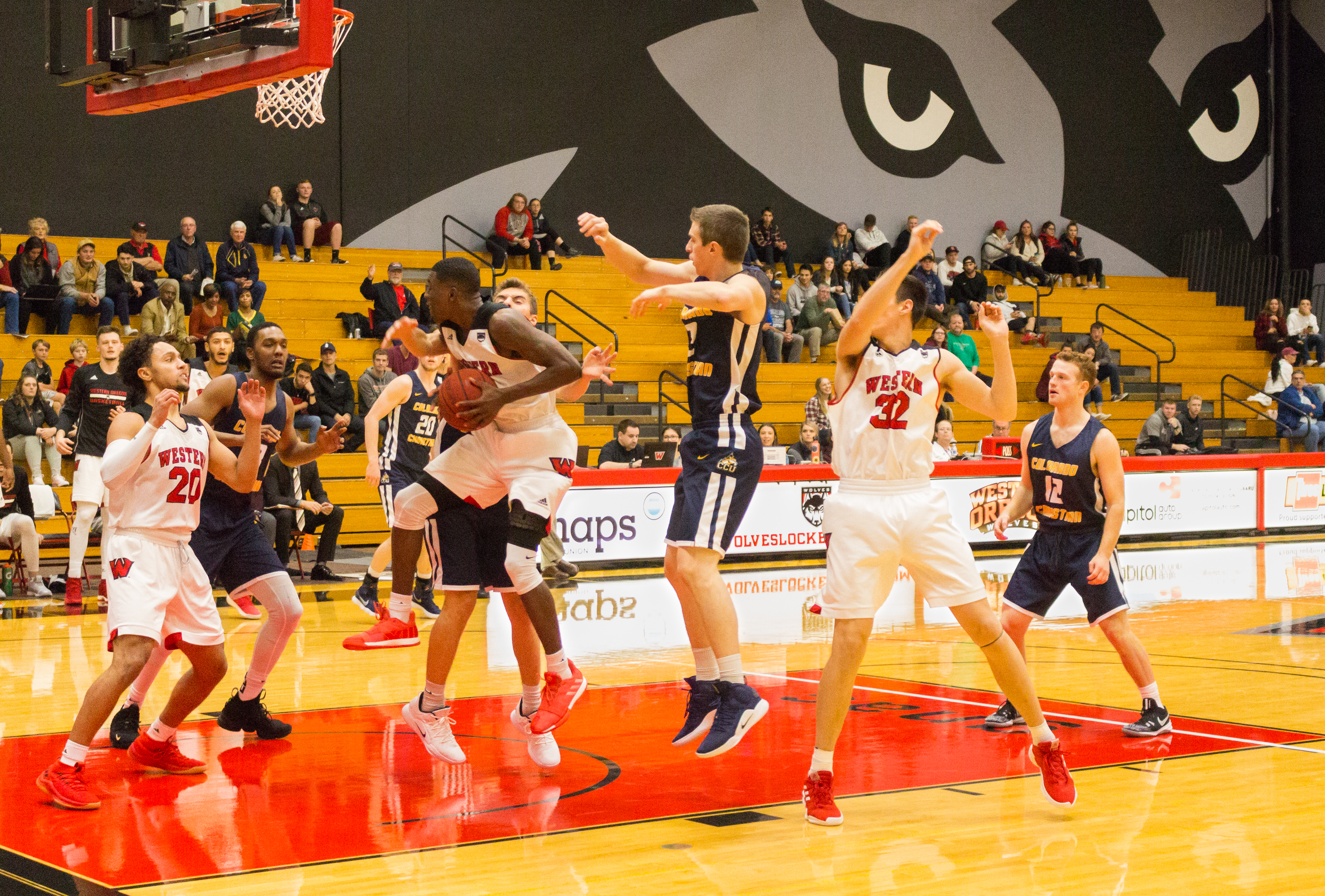 Men’s Basketball falls to Northwest Nazarene