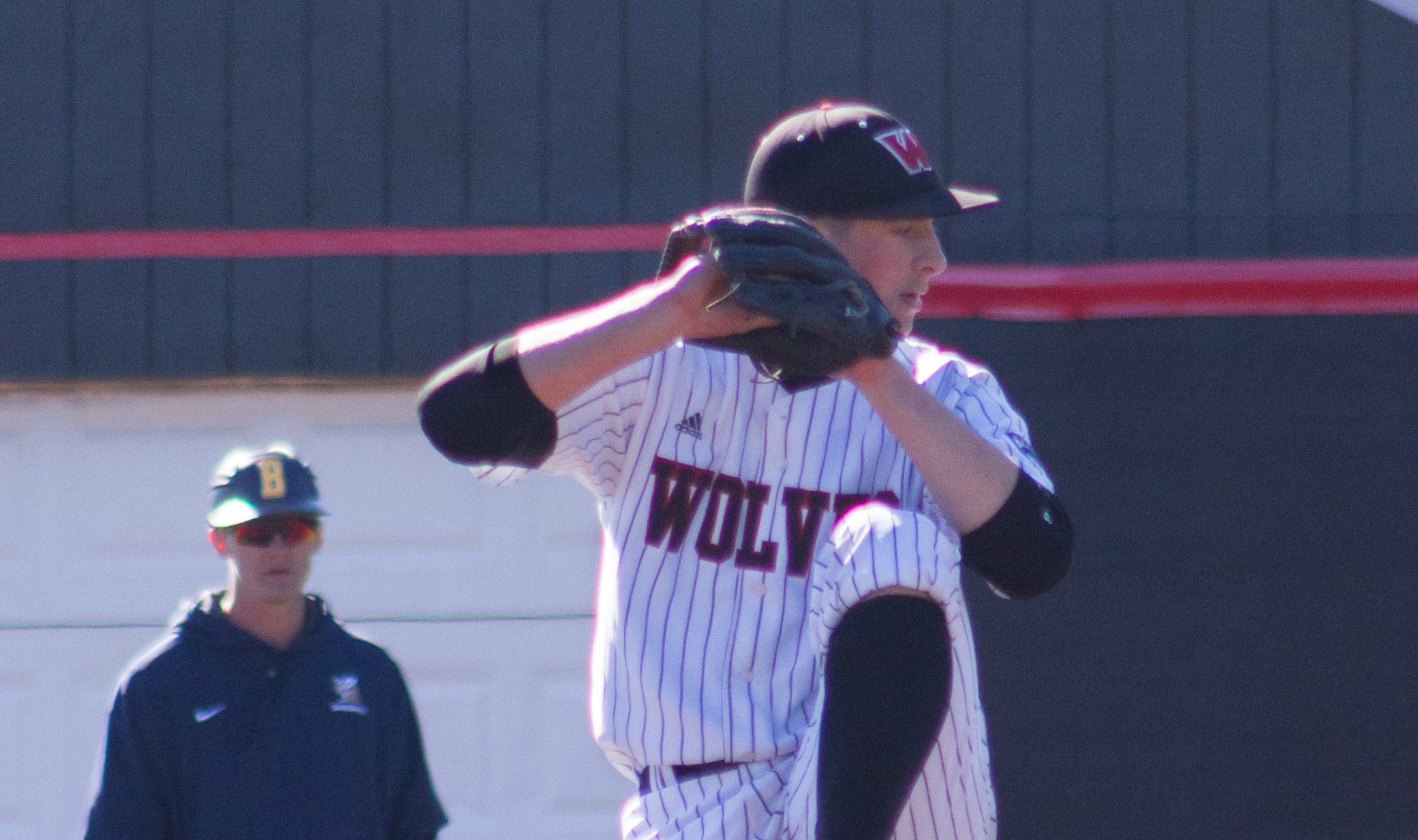 Western baseball hits a walk-off home run, saves game